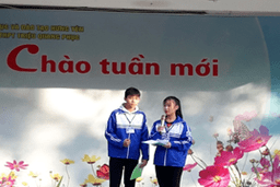 Lớp 10A6 hoạt động ngoài giờ lên lớp tháng 12 với chủ đề: "Thanh niên với sự nghiệp ... 19/12/18