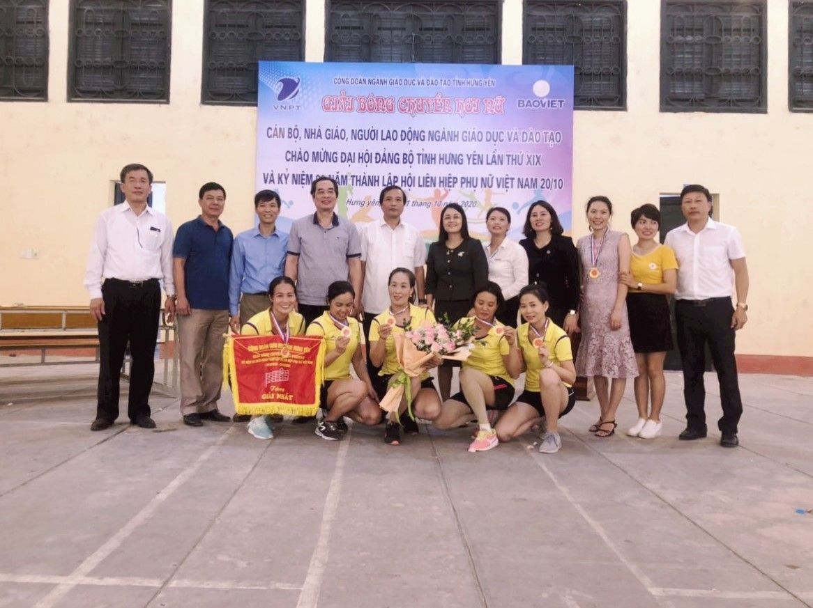 ĐỘI TUYỂN BÓNG CHUYỀN NỮ TRƯỜNG THPT TRIỆU QUANG PHỤC ĐÃ XUẤT SẮC GIÀNH HUY CHƯƠNG ... 18/10/20