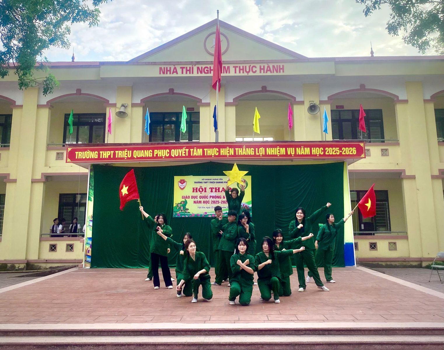 <a href='https://c3tqp.sogddt.hungyen.gov.vn/tin-tuc/hoi-thao-giao-duc-quoc-phong-an-ninh-truong-thpt-trieu-quang-phuc-nam-hoc-2025-2026.html'>HỘI THAO GIÁO DỤC QUỐC PHÒNG & AN NINH  TRƯỜNG THPT TRIỆU QUANG PHỤC NĂM HỌC 2025 - 2026</a>